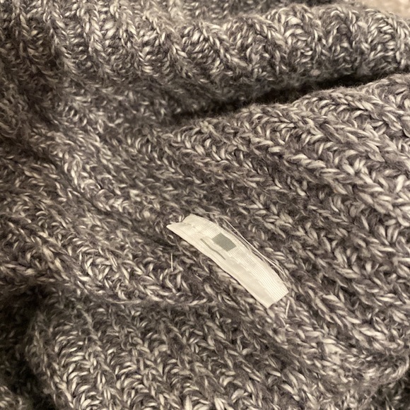 Abercrombie & Fitch Cropped Sweater Size S - Picture 8 of 8